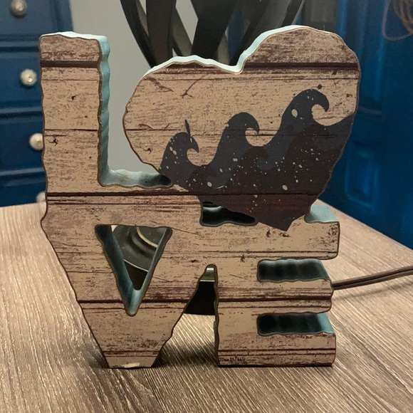 Wooden Nautical Love Sign Beach Decor - Picture 10 of 13